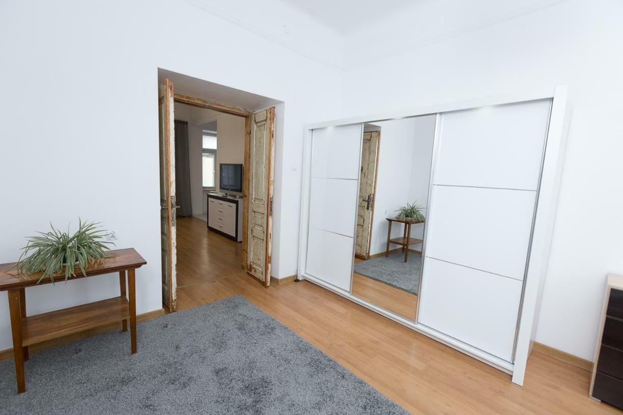 Apartment - Old Town - Cyrulicza Lublin Eksteriør billede
